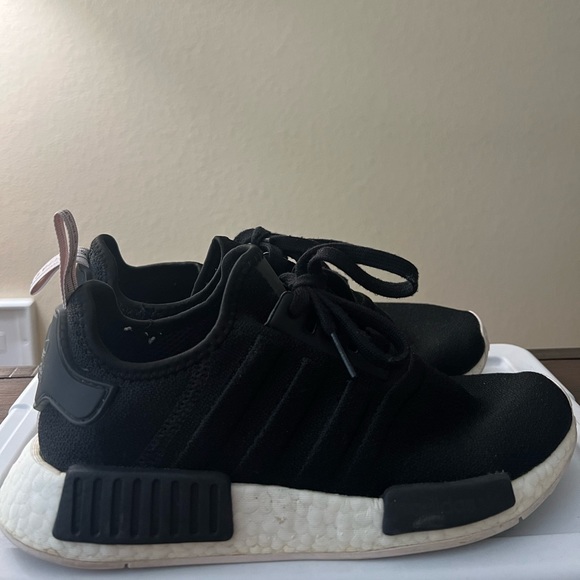 Adidas NMD R1 - Picture 2 of 10